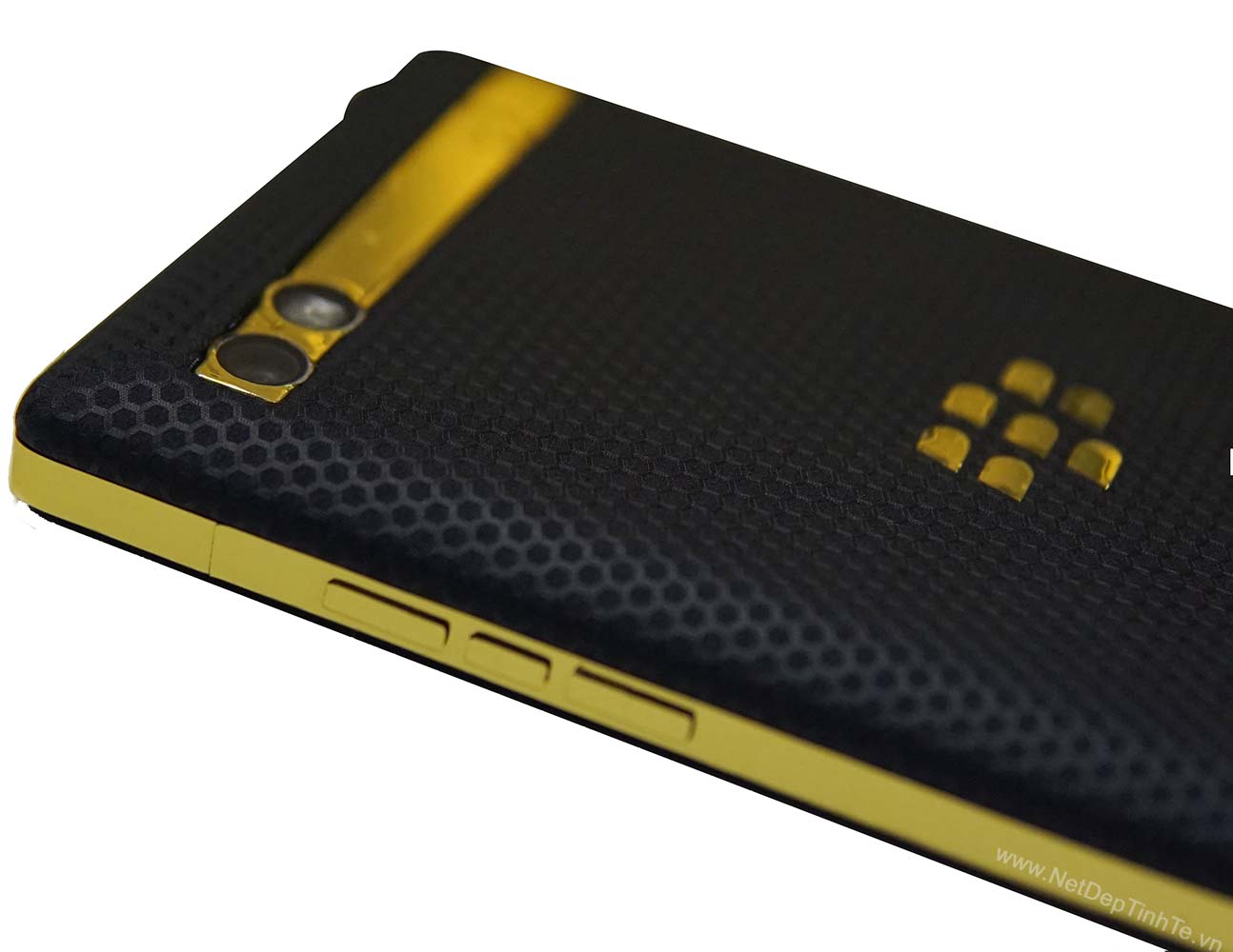 Skin-film-3M-dien-thoai-Porsche-Design-9983-F2-180k (2) Skin film 3M điện thoạii Porsche Design 9983 F2 180k