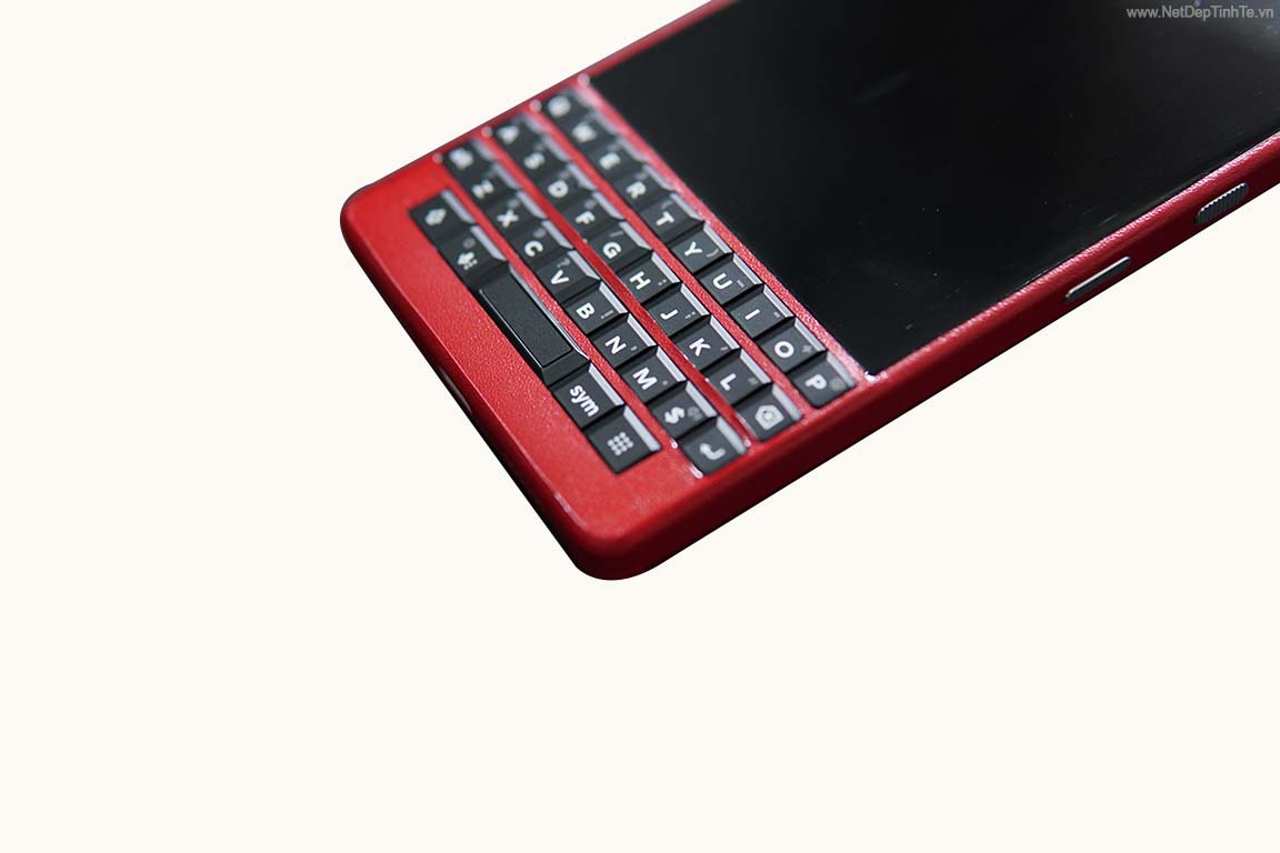 Skin-film-3M-dien-thoai-BlackBerry-Key-2-F2F20-batman-300k (4) Skin film 3M điện thoại BlackBerry Key 2