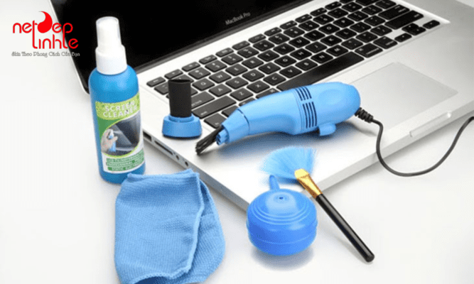 Chuẩn bị đầy đủ các dụng cụ cần thiết để quá trình dán diễn ra thuận lợi nhất