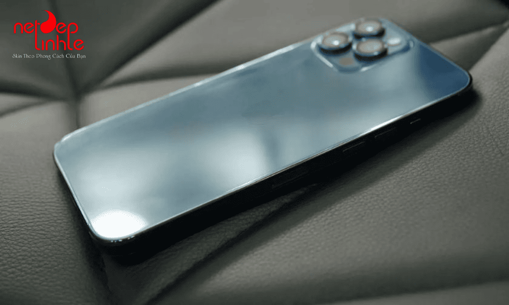Miếng dán PPF iPhone có chức năng bảo vệ bên ngoài điện thoại
