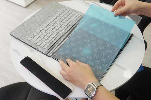 dán màn hình laptop hà nội